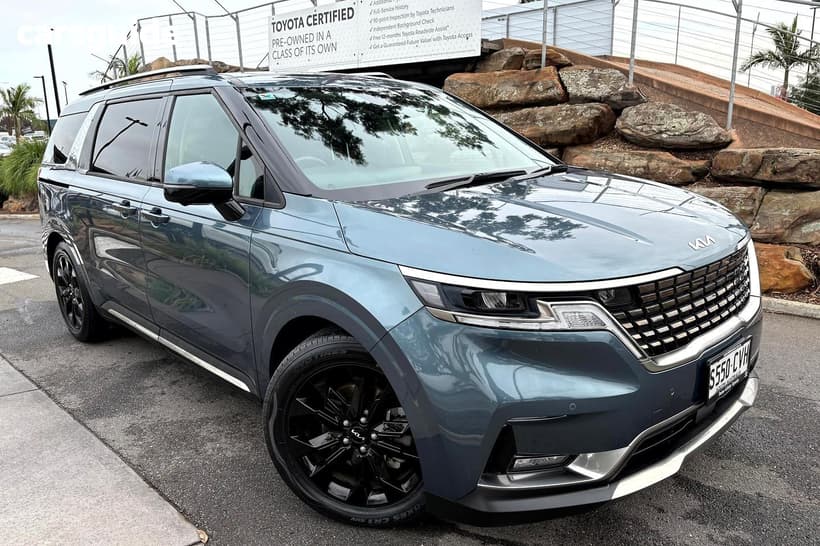 Blue 2023 Kia Carnival Wagon Special Edition