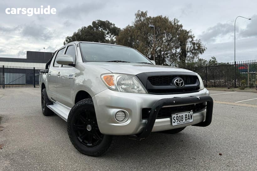 Silver 2005 Toyota Hilux Dual Cab Pick-up Sr