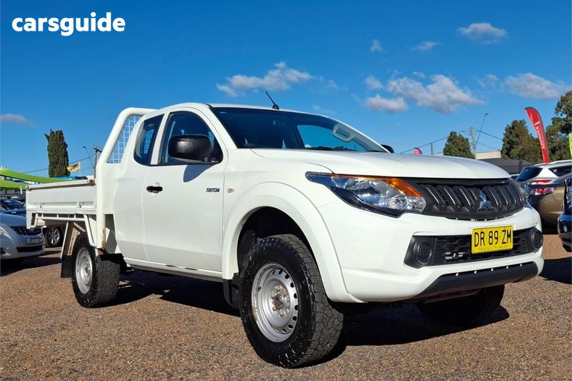 White 2018 Mitsubishi Triton Club Cab Chassis Glx (4X4)
