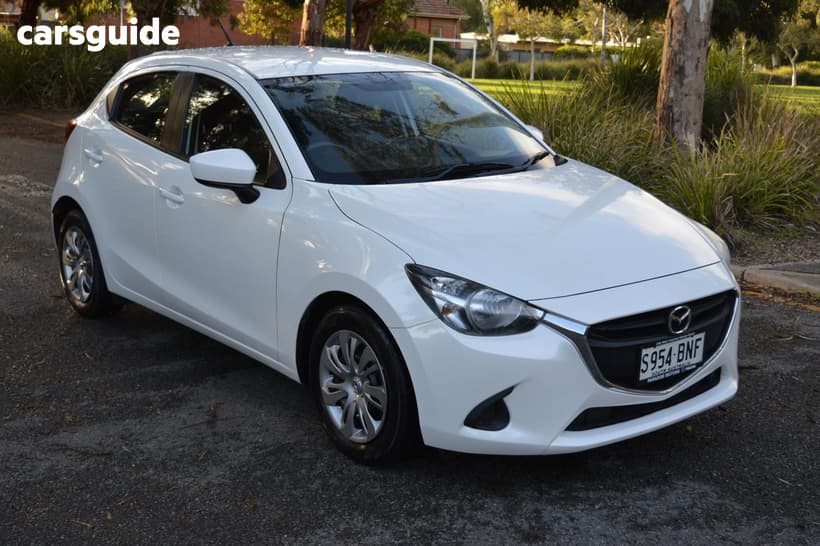 White 2016 Mazda 2 Hatchback Neo