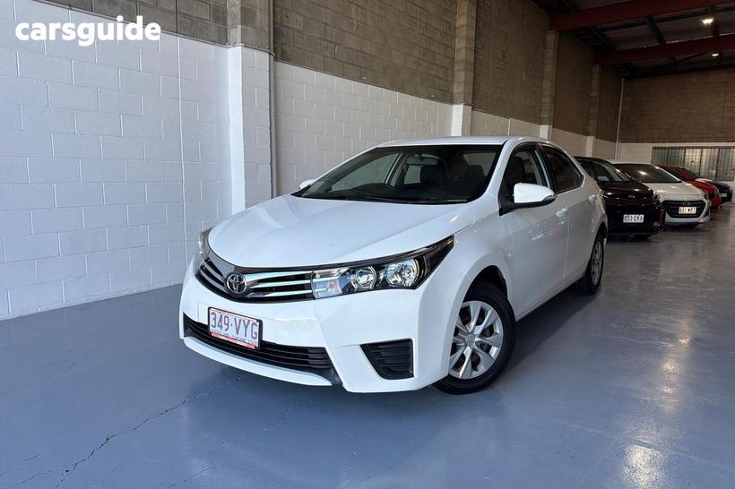 White 2015 Toyota Corolla Sedan Ascent