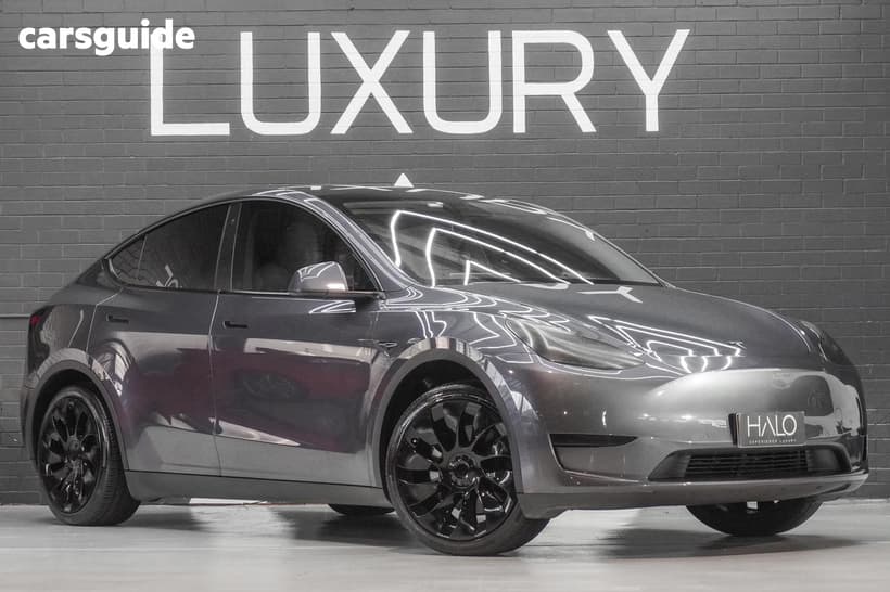 Black 2023 Tesla Model Y Wagon Rear-Wheel Drive