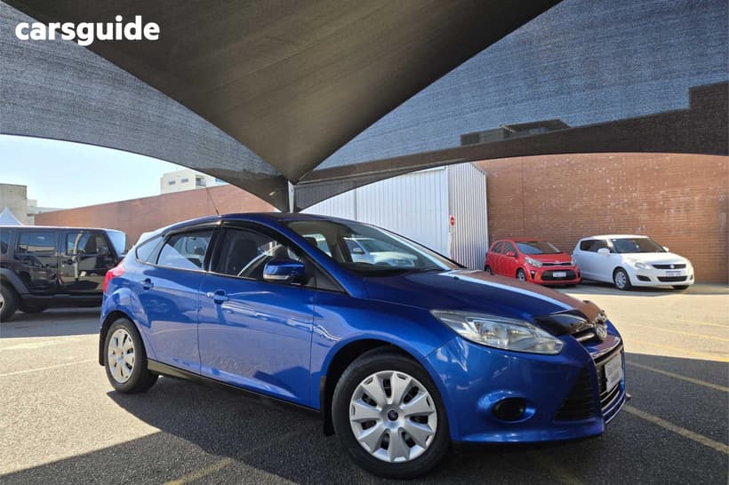 Blue 2014 Ford Focus Hatchback Ambiente