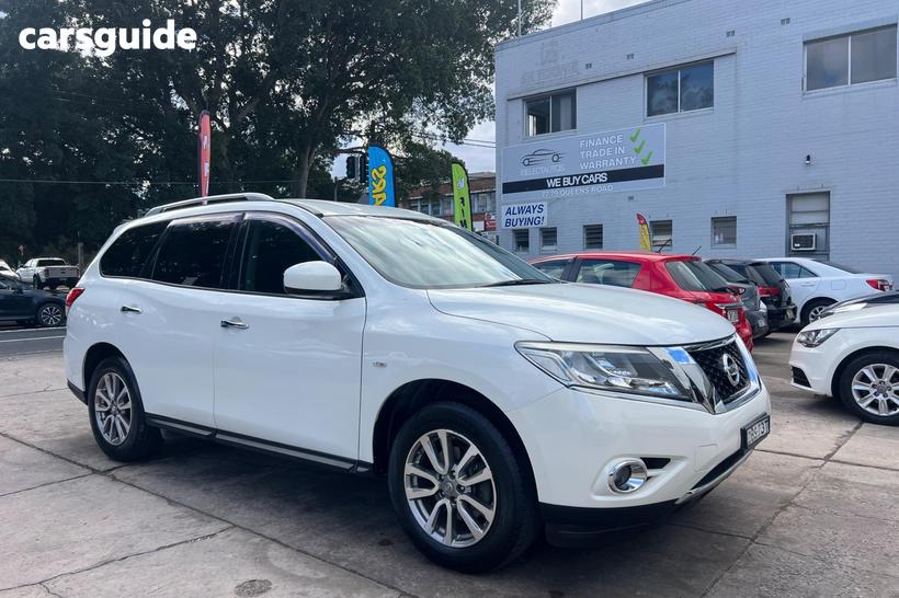 White 2015 Nissan Pathfinder Wagon St (4X2)
