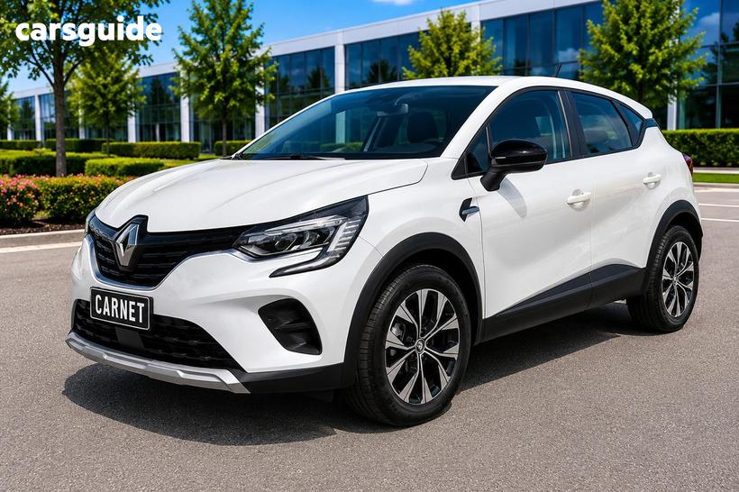 White 2023 Renault Captur Wagon Life