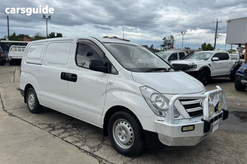 White 2017 Hyundai Iload Van 3S Liftback