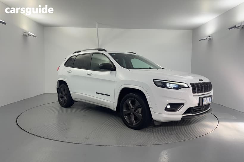 White 2021 Jeep Cherokee Wagon Limited (Awd)