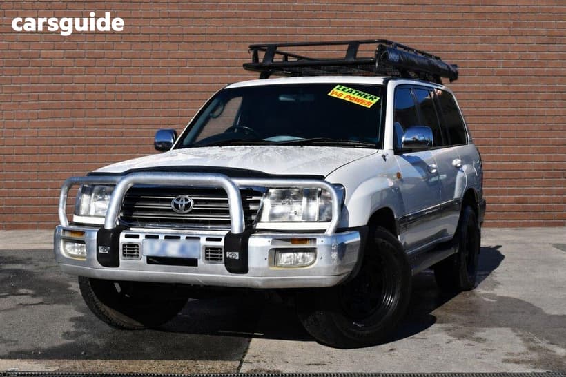 White 2004 Toyota Landcruiser Wagon Sahara (4X4)
