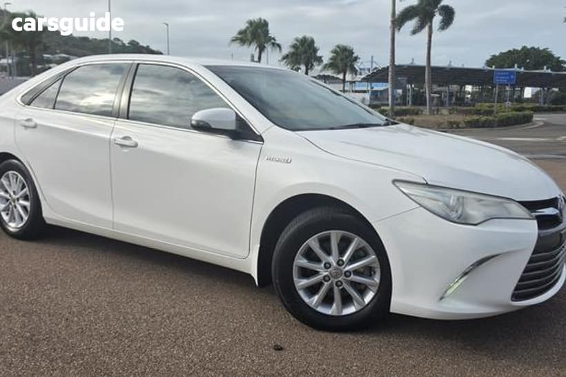 White 2015 Toyota Camry Sedan Altise Hybrid
