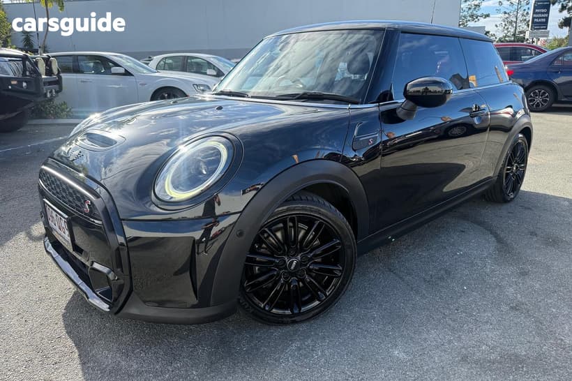 Black 2022 Mini Cooper Hatchback S Classic 3D Hatch