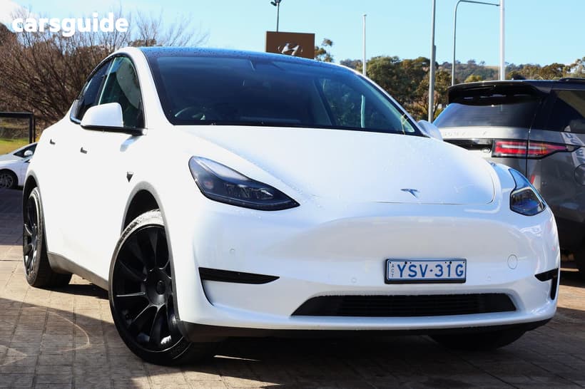 White 2023 Tesla Model Y Wagon Rear-Wheel Drive