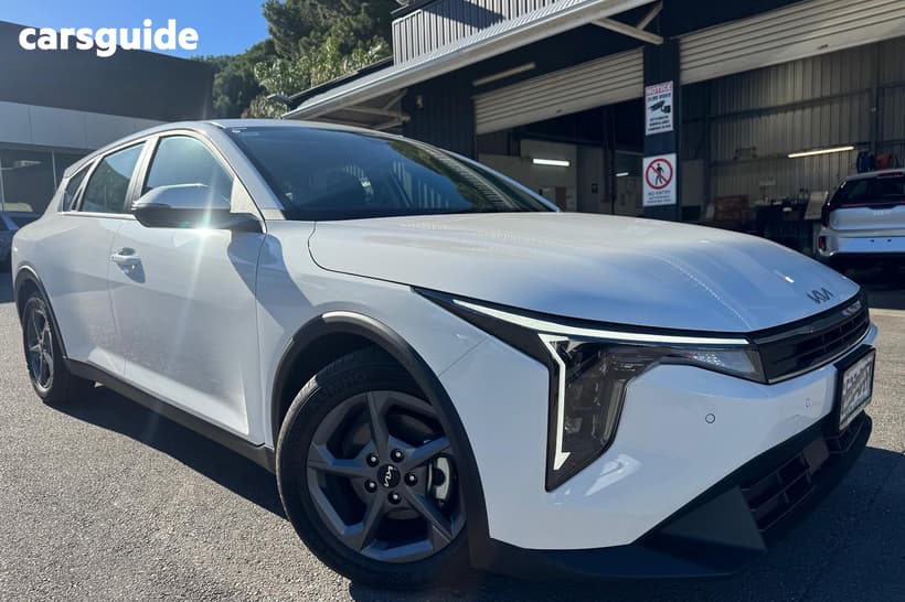 White 2025 Kia K4 Hatchback S