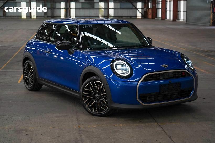 Blue 2024 Mini Cooper Hatch S FAVOURED F