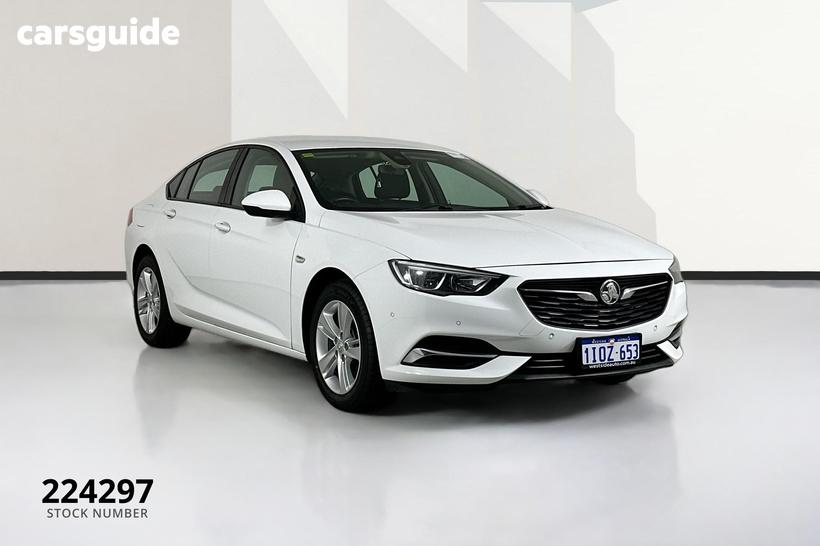White 2019 Holden Commodore Liftback Lt (5Yr)