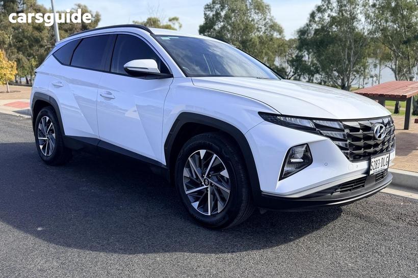 White 2023 Hyundai Tucson Wagon Elite (Awd)