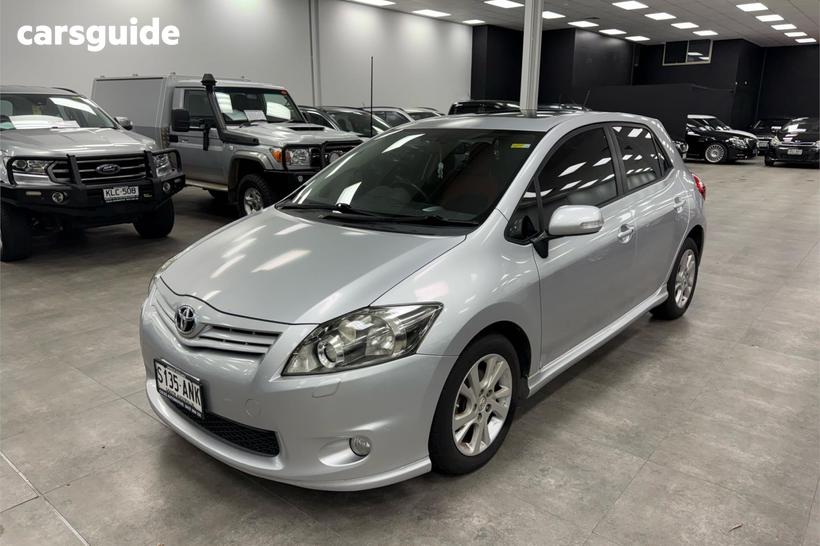 Silver 2011 Toyota Corolla Hatchback Levin Zr
