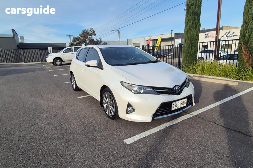 White 2014 Toyota Corolla Hatchback Levin Zr