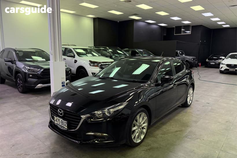 Black 2018 Mazda 3 Hatchback Sp25