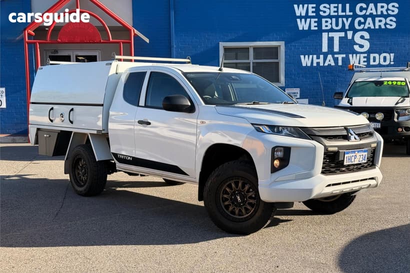 White 2020 Mitsubishi Triton Club Cab Chassis Glx Adas (4X4)