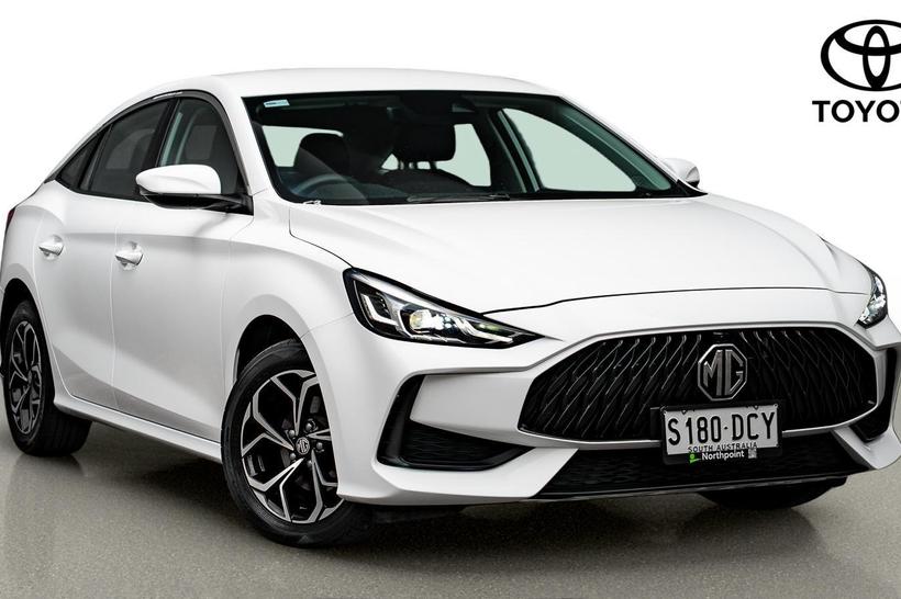 White 2023 MG MG5 Sedan Vibe