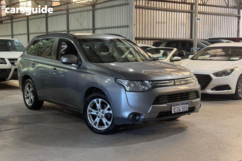 Grey 2013 Mitsubishi Outlander SUV ES (4X4) ZJ MY14