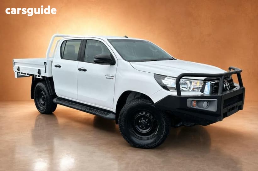 White 2018 Toyota Hilux Double Cab Chassis Sr (4X4)