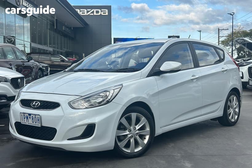 White 2019 Hyundai Accent Hatchback Sport