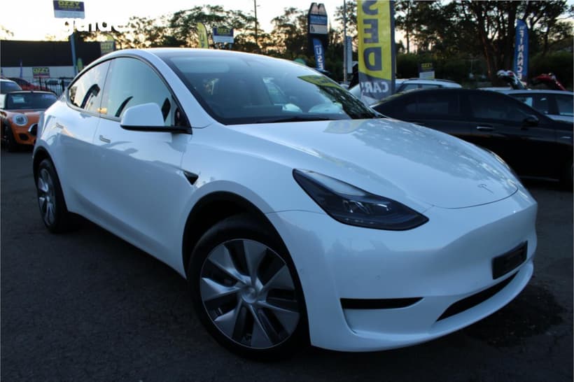 White 2023 Tesla Model Y Wagon Rear-Wheel Drive