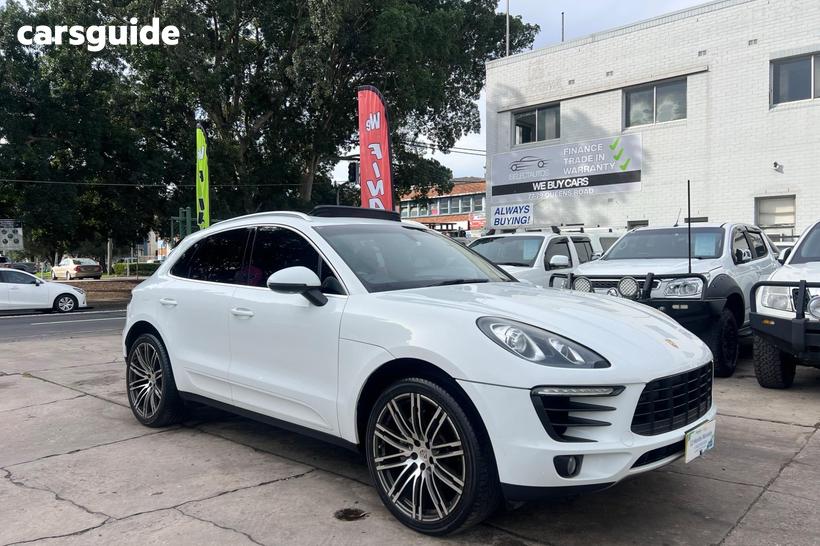 White 2015 Porsche Macan Wagon S