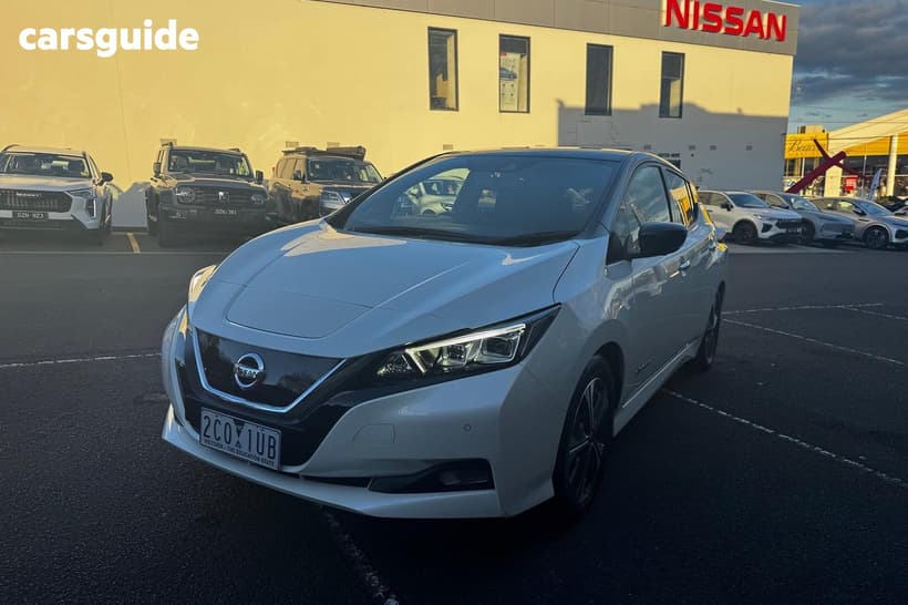 White 2022 Nissan Leaf Hatchback