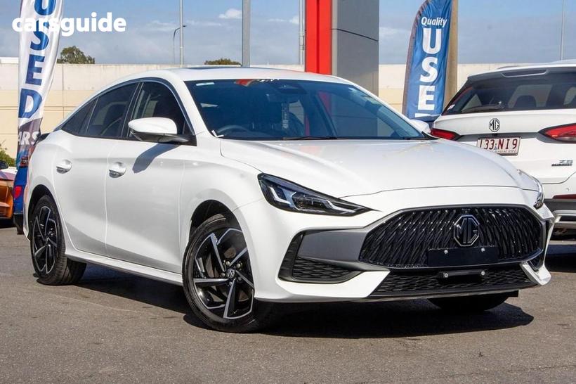 White 2025 MG MG5 Sedan Essence