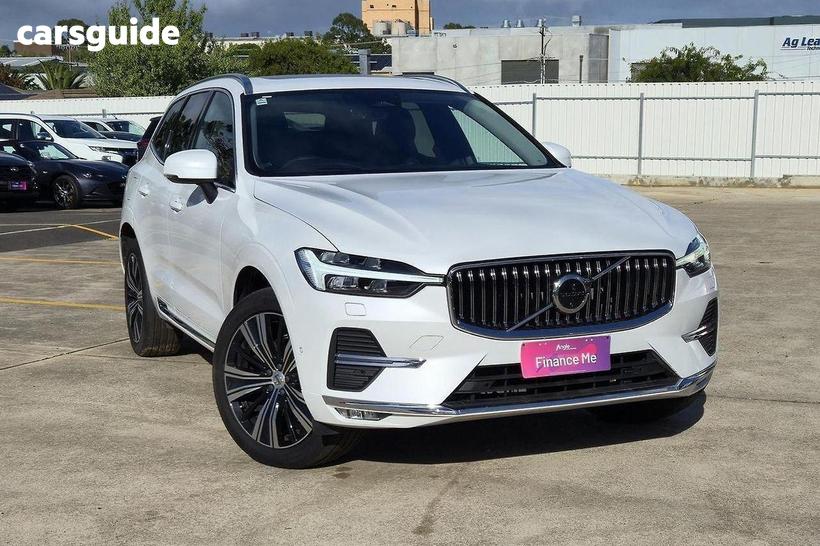 White 2023 Volvo XC60 Wagon Ultimate B5 Bright Mhev