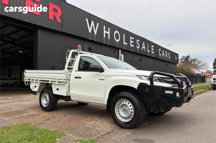 White 2020 Mitsubishi Triton Double Cab Chassis Glx (4X4)