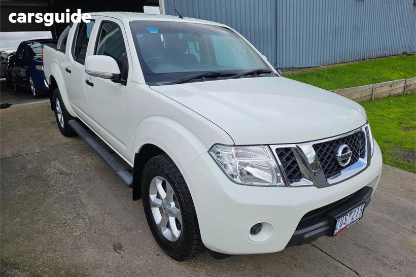 White 2013 Nissan Navara Dual Cab Pick-up St (4X2)