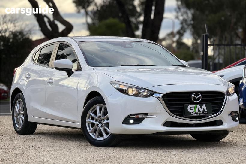 White 2018 Mazda 3 Hatchback Maxx Sport