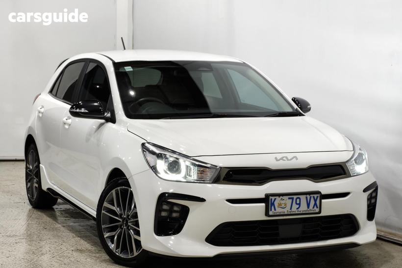 White 2022 Kia RIO Hatchback Gt-Line