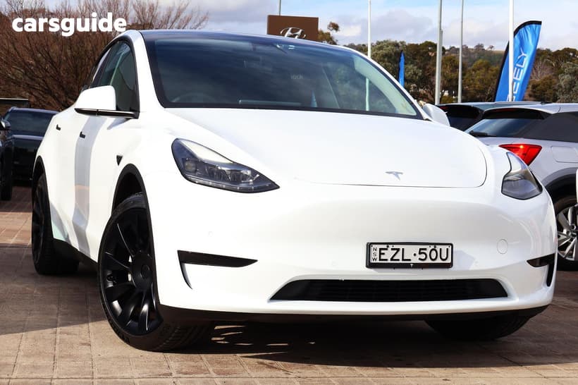 White 2023 Tesla Model Y Wagon Rear-Wheel Drive