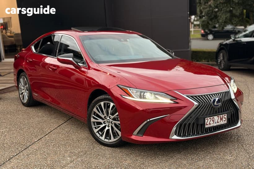 Red 2020 Lexus ES300H Sedan Luxury (Hybrid)