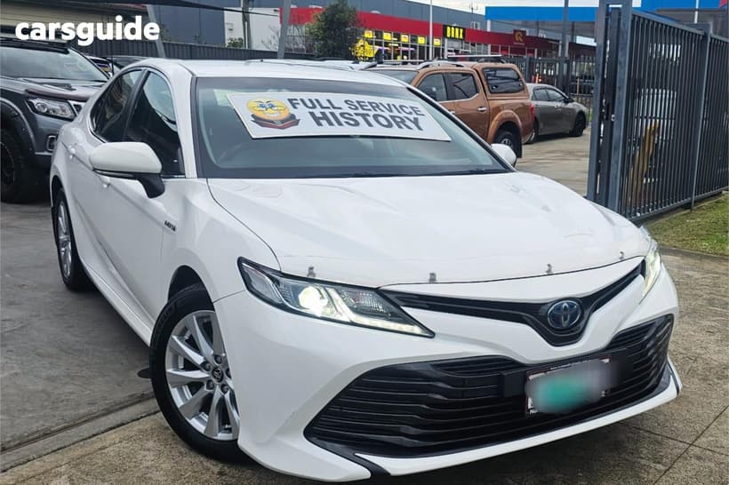 White 2019 Toyota Camry Sedan Ascent