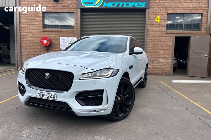 White 2016 Jaguar F-Pace Wagon 30D R-Sport