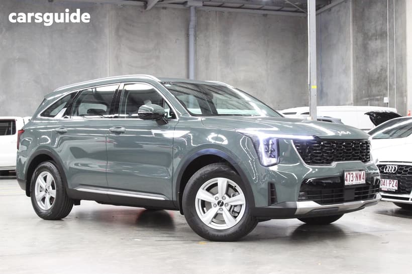 Green 2024 Kia Sorento Wagon S 7 Seat