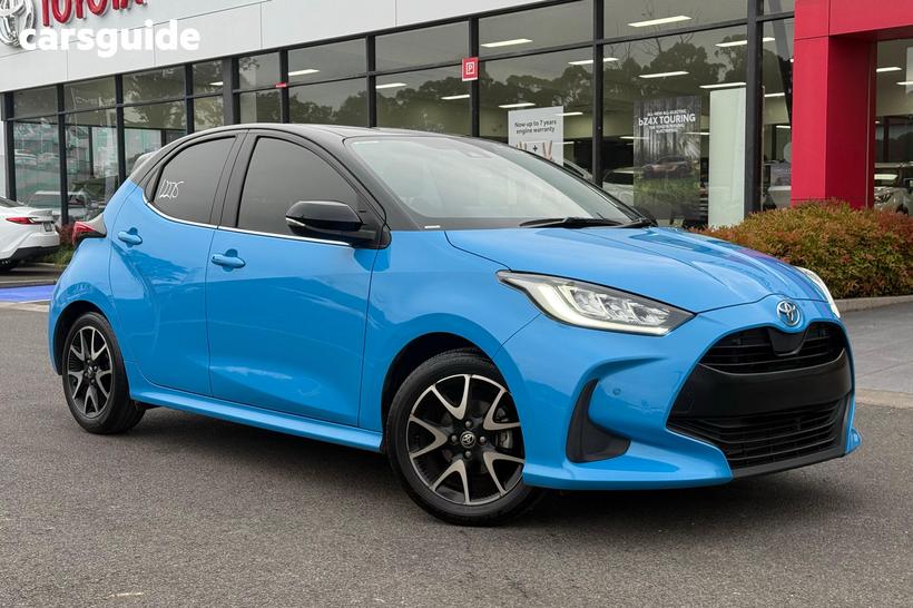 Black 2022 Toyota Yaris Hatchback Zr