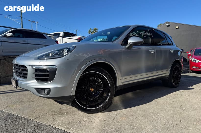 Silver 2016 Porsche Cayenne Wagon Diesel Platinum Edition