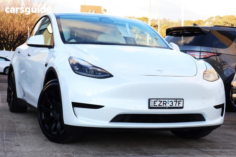 White 2023 Tesla Model Y Wagon Rear-Wheel Drive