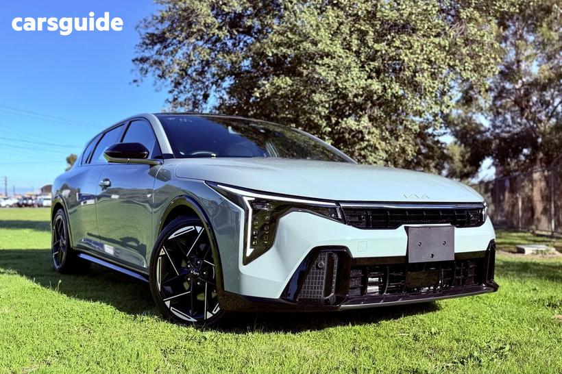 Green 2025 Kia K4 Hatchback Gt-Line