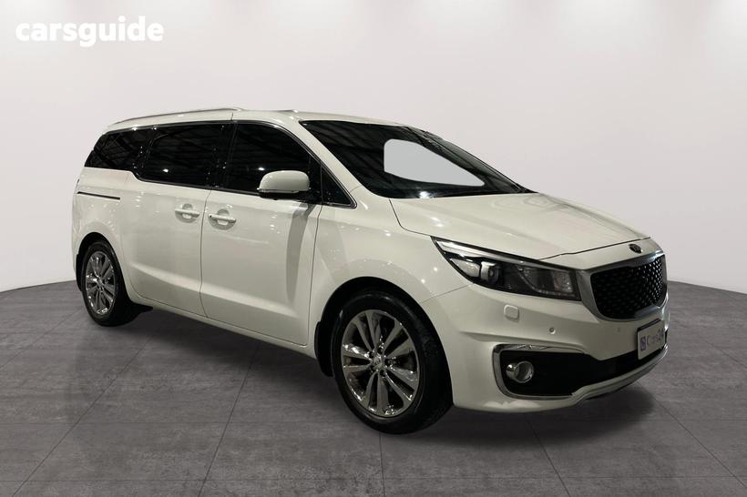 White 2018 Kia Carnival Wagon Platinum