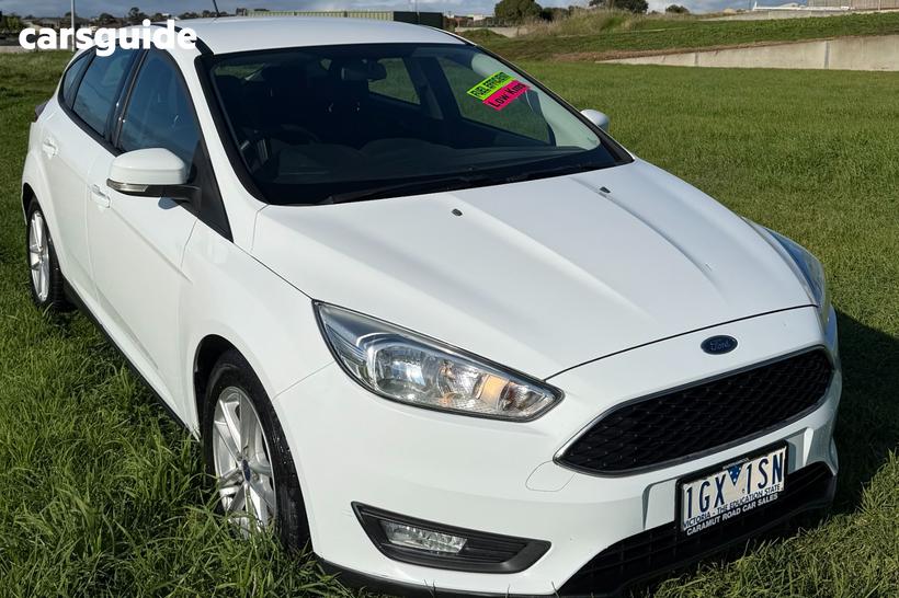 White 2016 Ford Focus Hatchback Trend