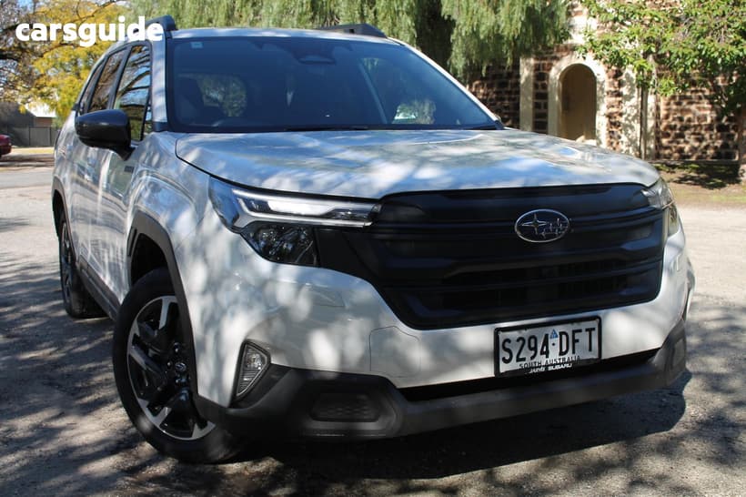 White 2025 Subaru Forester Wagon Hybrid (Awd)