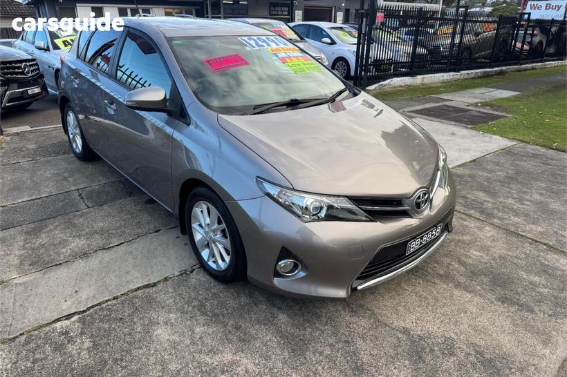 Bronze 2012 Toyota Corolla Hatchback Ascent Sport