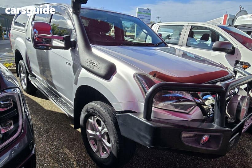 Silver 2019 Isuzu D-MAX Crew Cab Utility Ls-U (4X4)